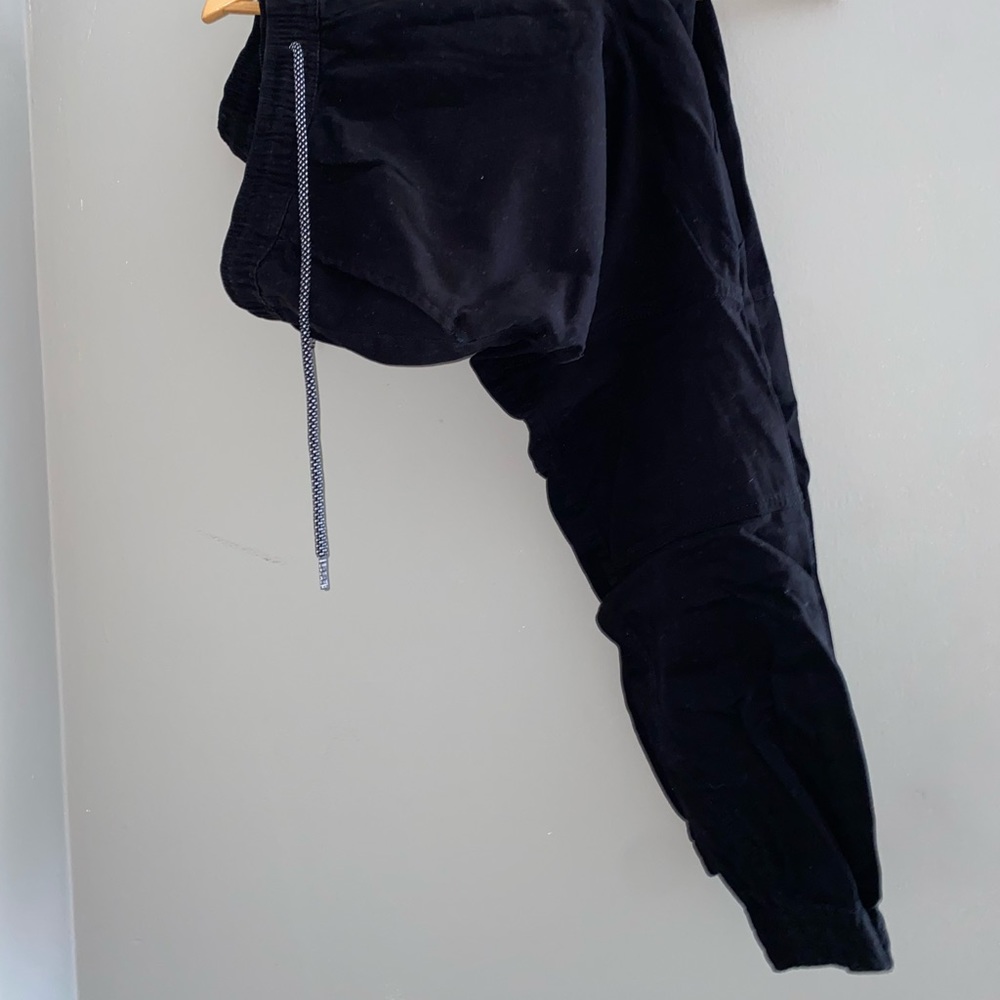 Black Brooklyn Cloth joggers size L but fit short (for 6’1 man)